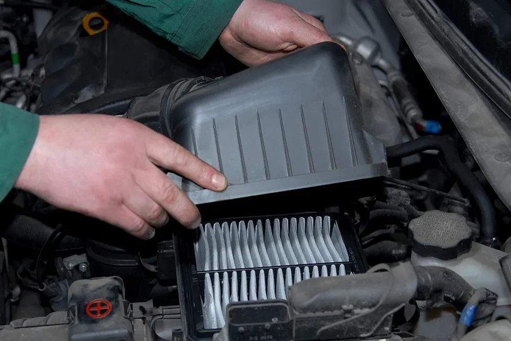 The Essential Role of Regular Filter and Fluids Service in Vehicle Maintenance
